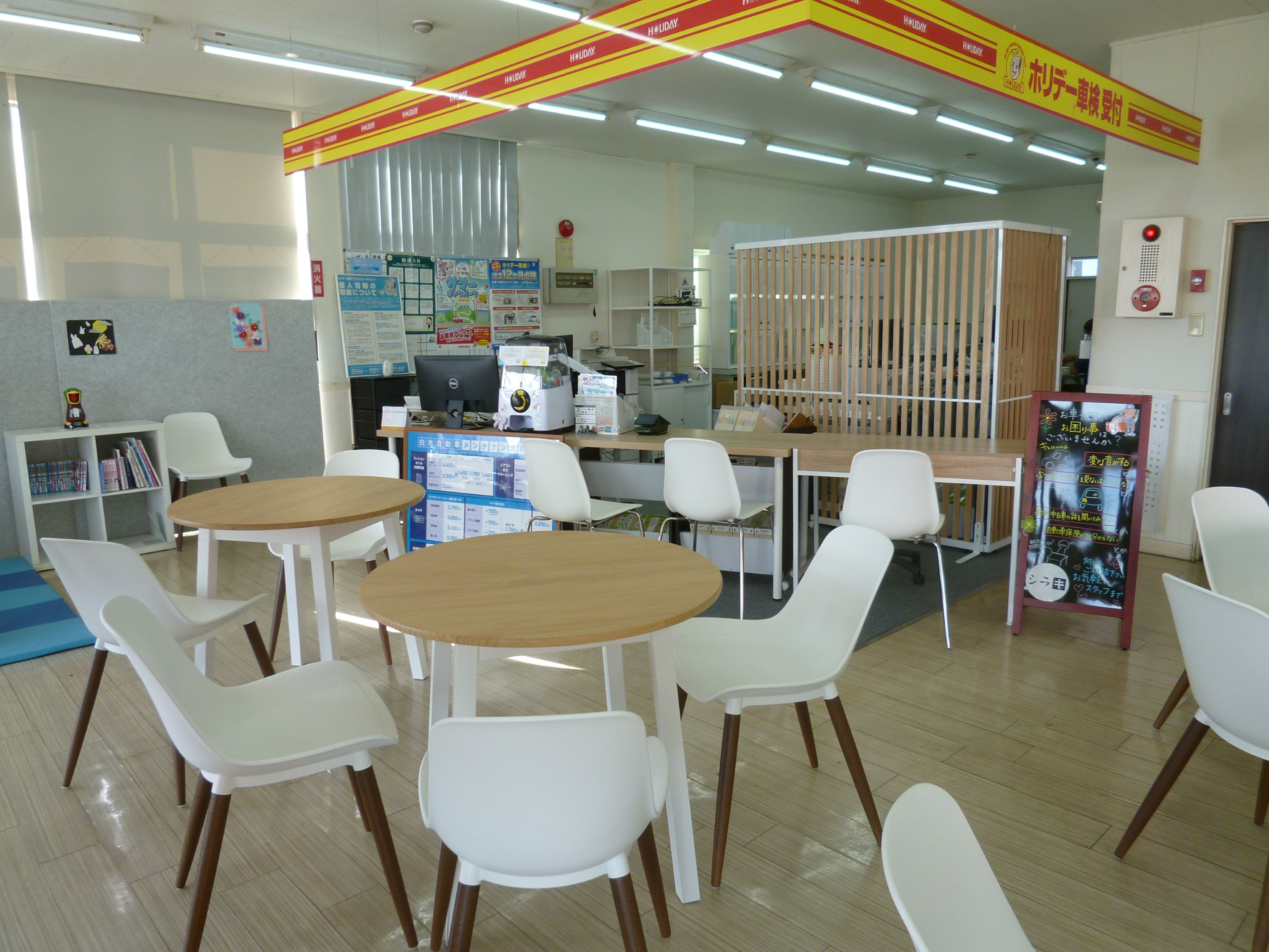 綺麗な待合室でゆったりお待ちください。